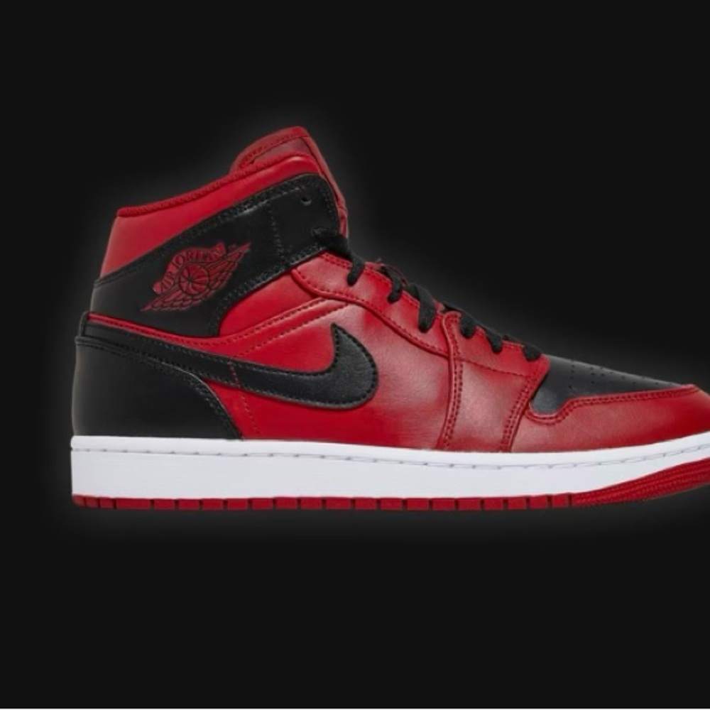 Air Jordan 1 Mid 'Reverse Bred' Red and Black High-Top Sneakers